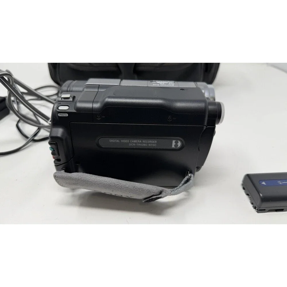 Sony DCR-TRV280 Digital8 Camcorder w/ Nightshot Mode